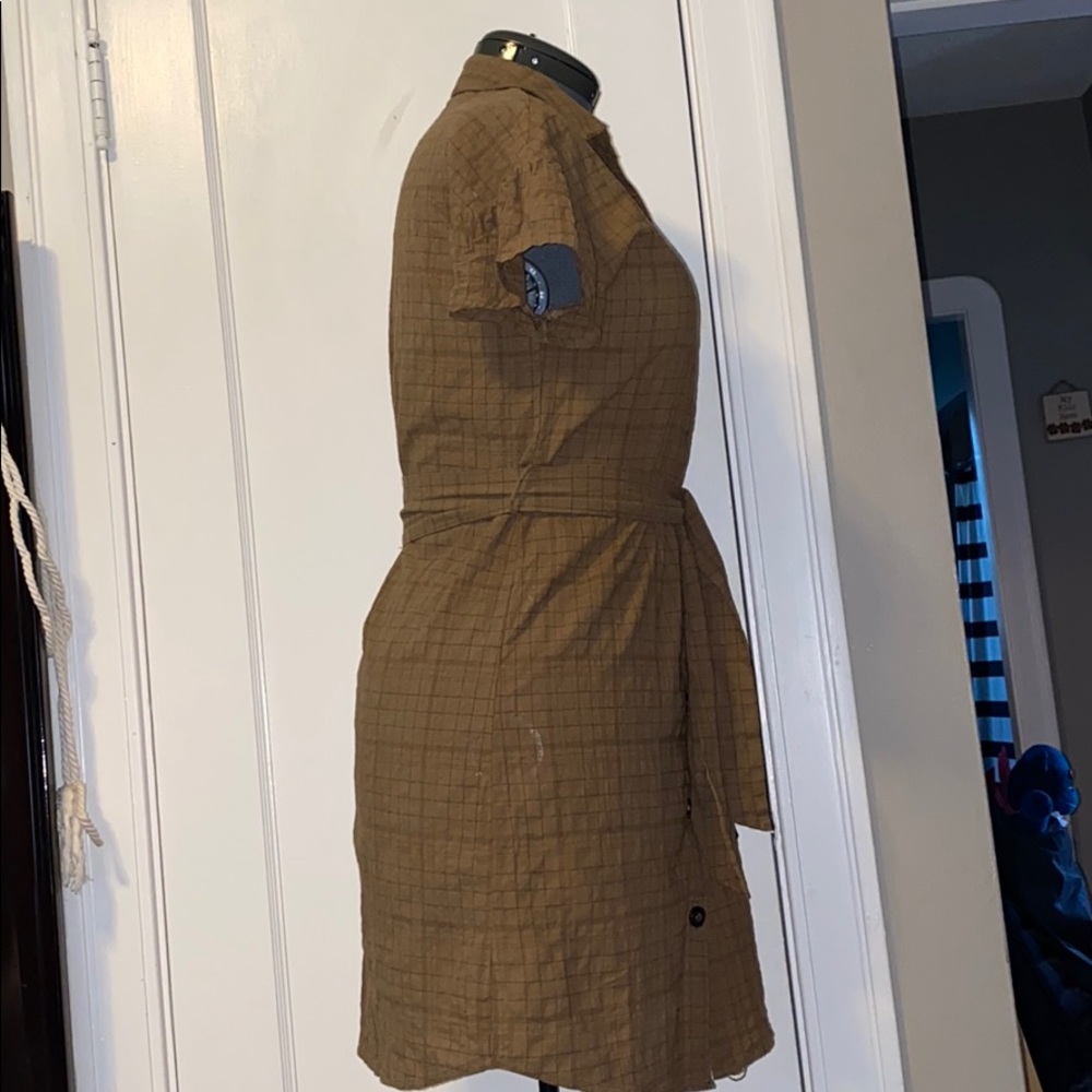 🤍 Lush Button-up Dress 🤍 - Picture 4 of 6